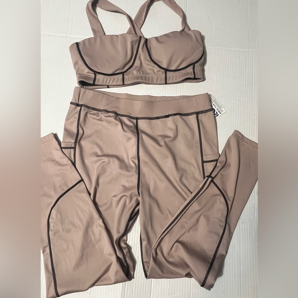 Stylish Brown Leggings with Black Trim